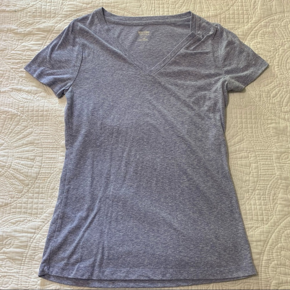 V-neck tee